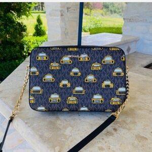 MICHEAL KORS TAXI CAB GOLD CHAIN DETAIL CROSSBODY BAG